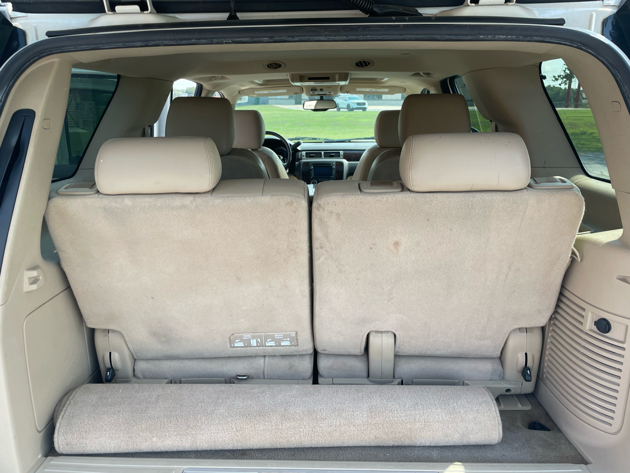 GMC Yukon Denali 4WD 2011 GMC Yukon Denali 4WD 2011
