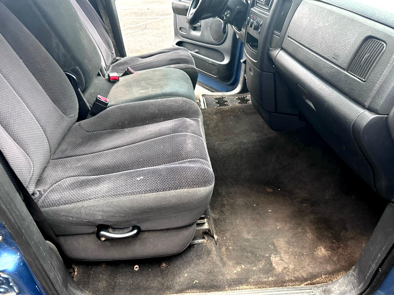 Dodge Ram 1500 ST Quad Cab 2WD 2004