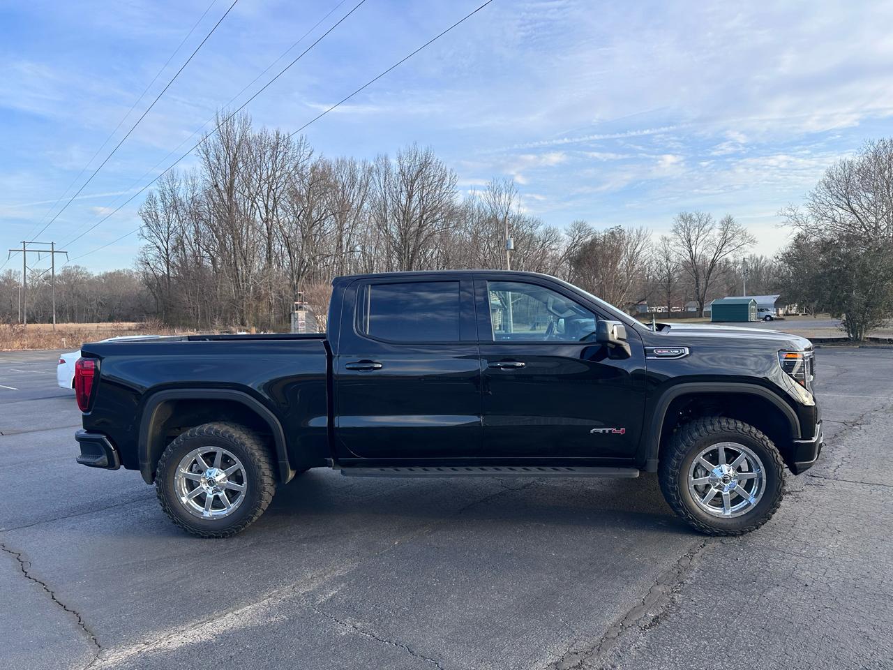 GMC Sierra 1500 AT4 Crew Cab 4WD 2024