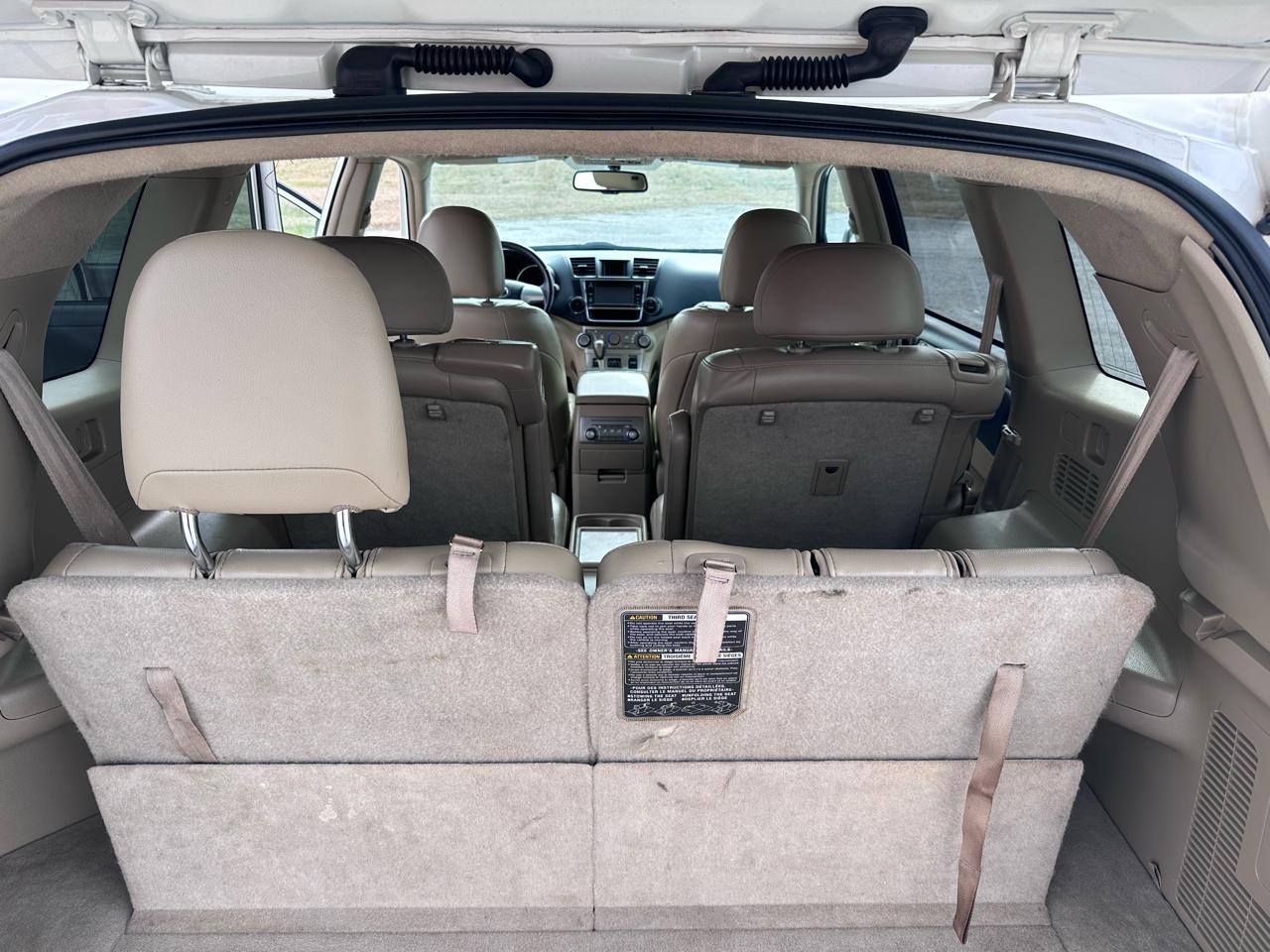 Toyota Highlander Base 2WD V6 2013