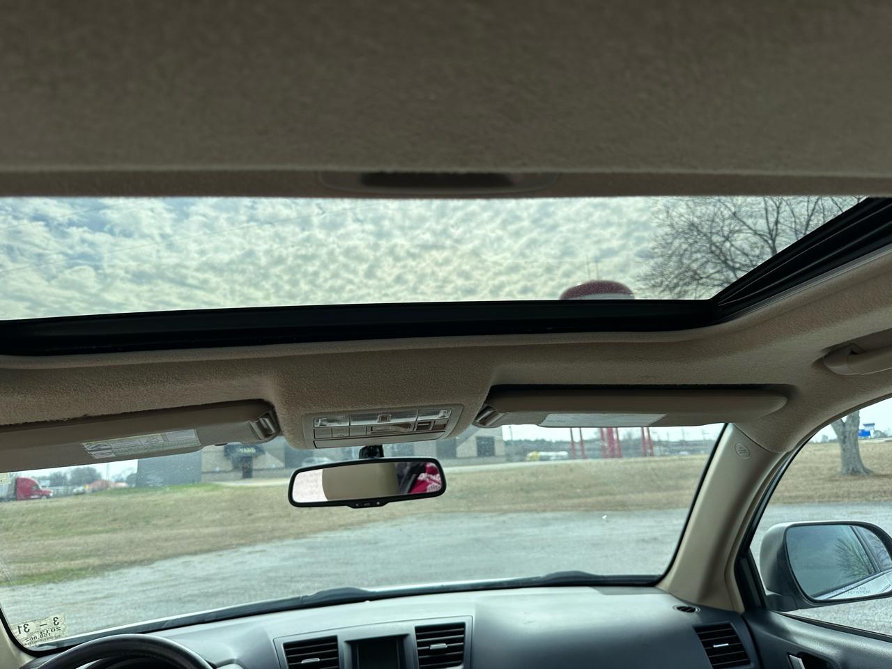 Toyota Highlander Base 2WD V6 2013