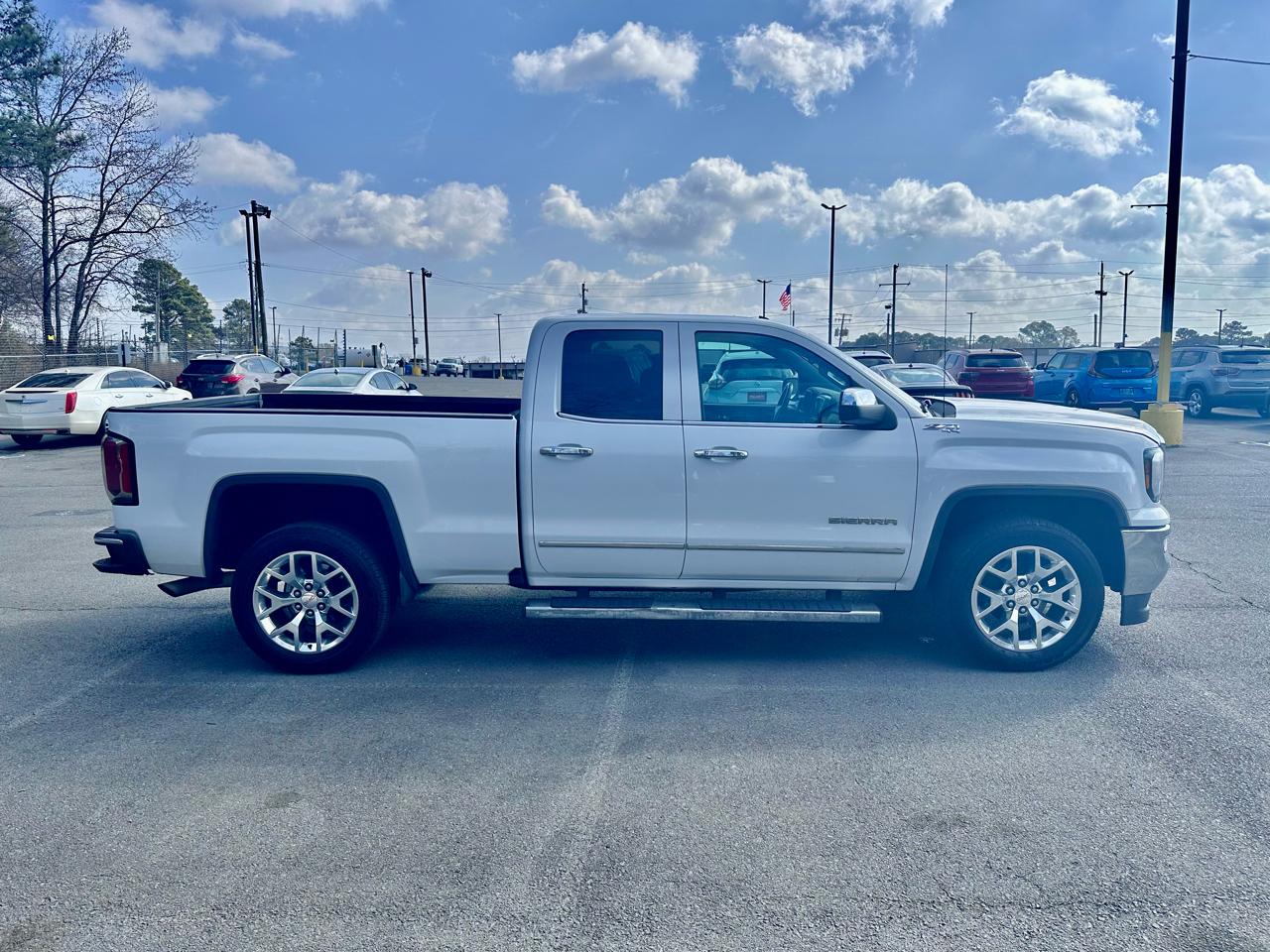 GMC Sierra 1500 4WD Crew Cab 147" SLT 2017