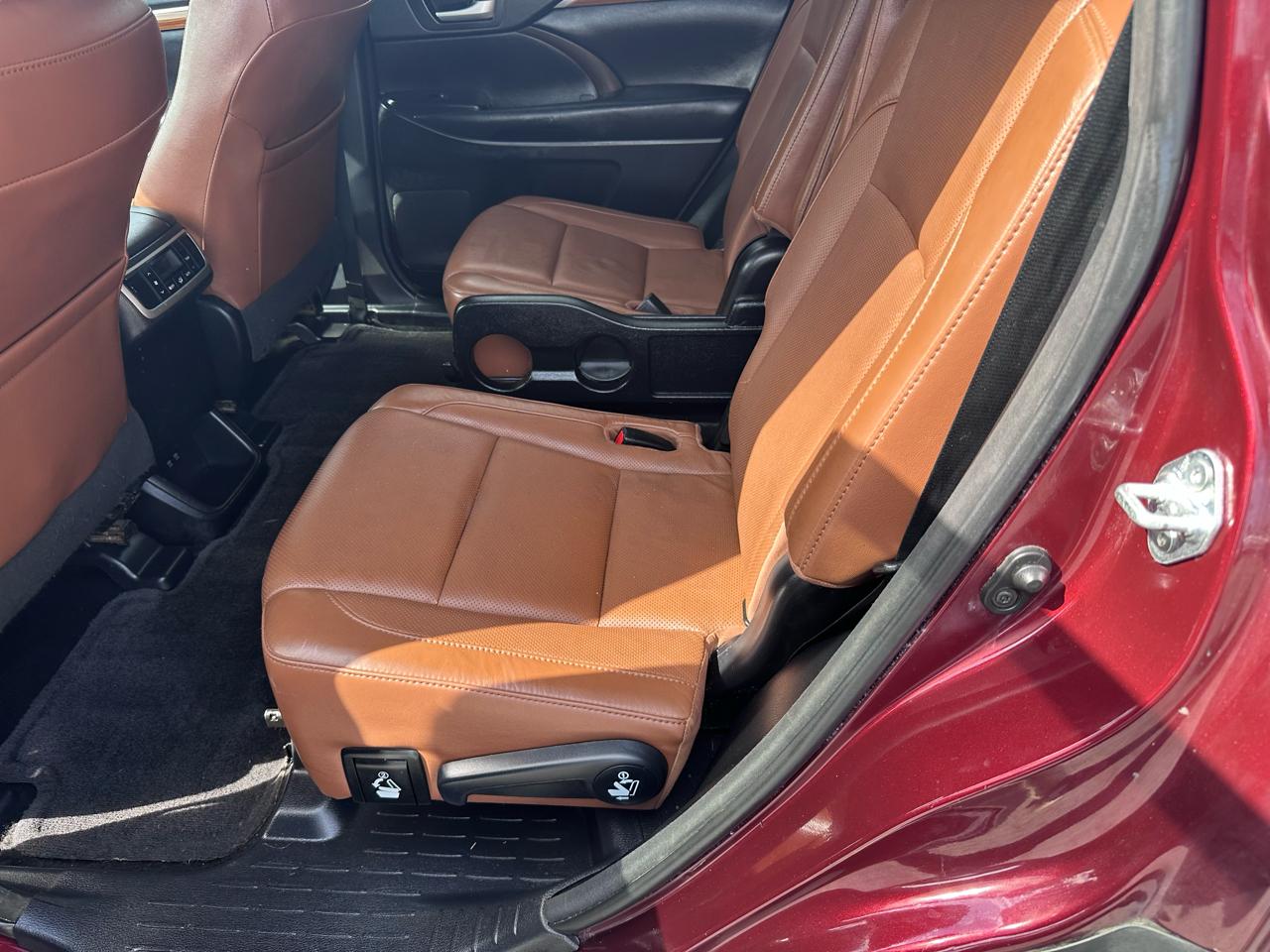 Toyota Highlander Limited Platinum FWD V6 2017