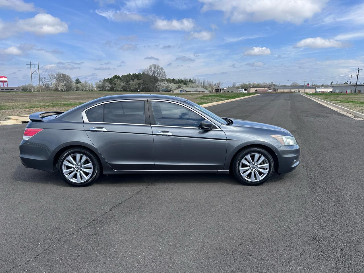 Honda Accord EX-L V-6 Sedan AT 2011
