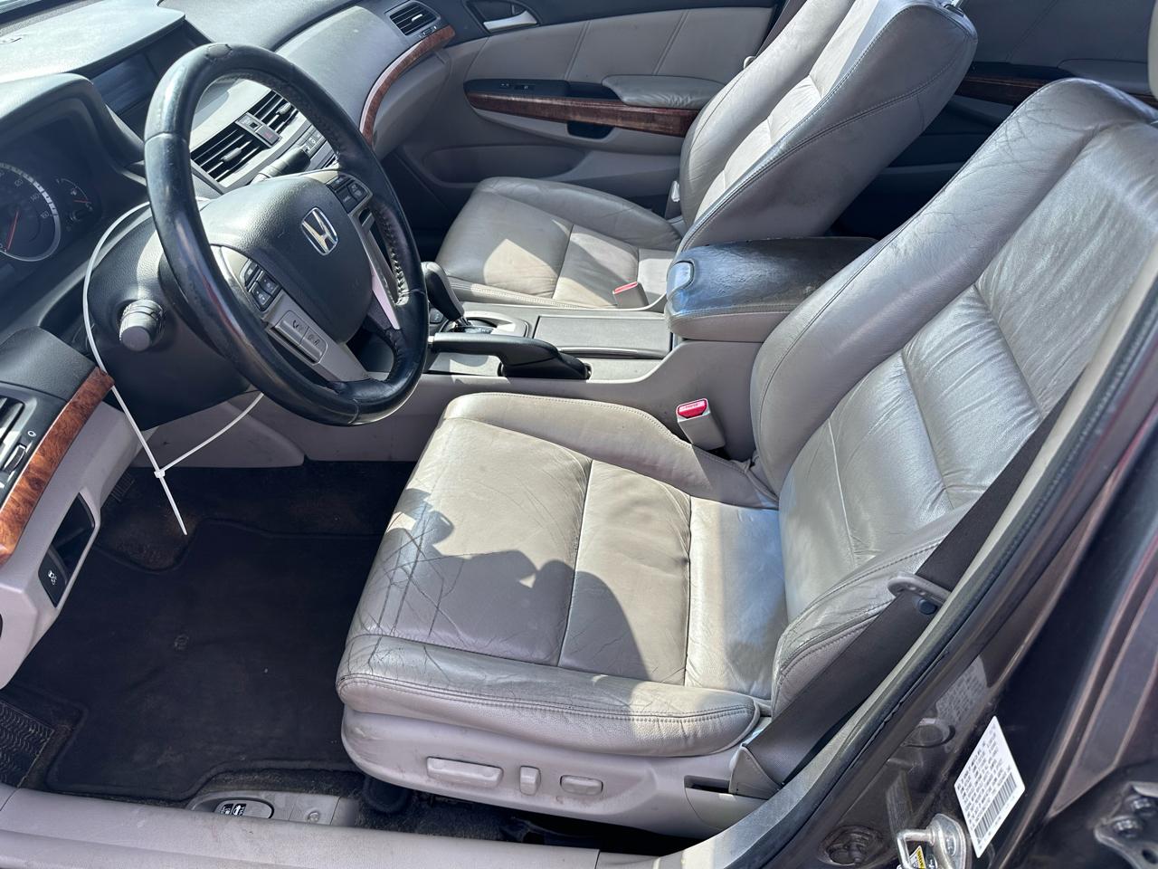 Honda Accord EX-L V-6 Sedan AT 2011