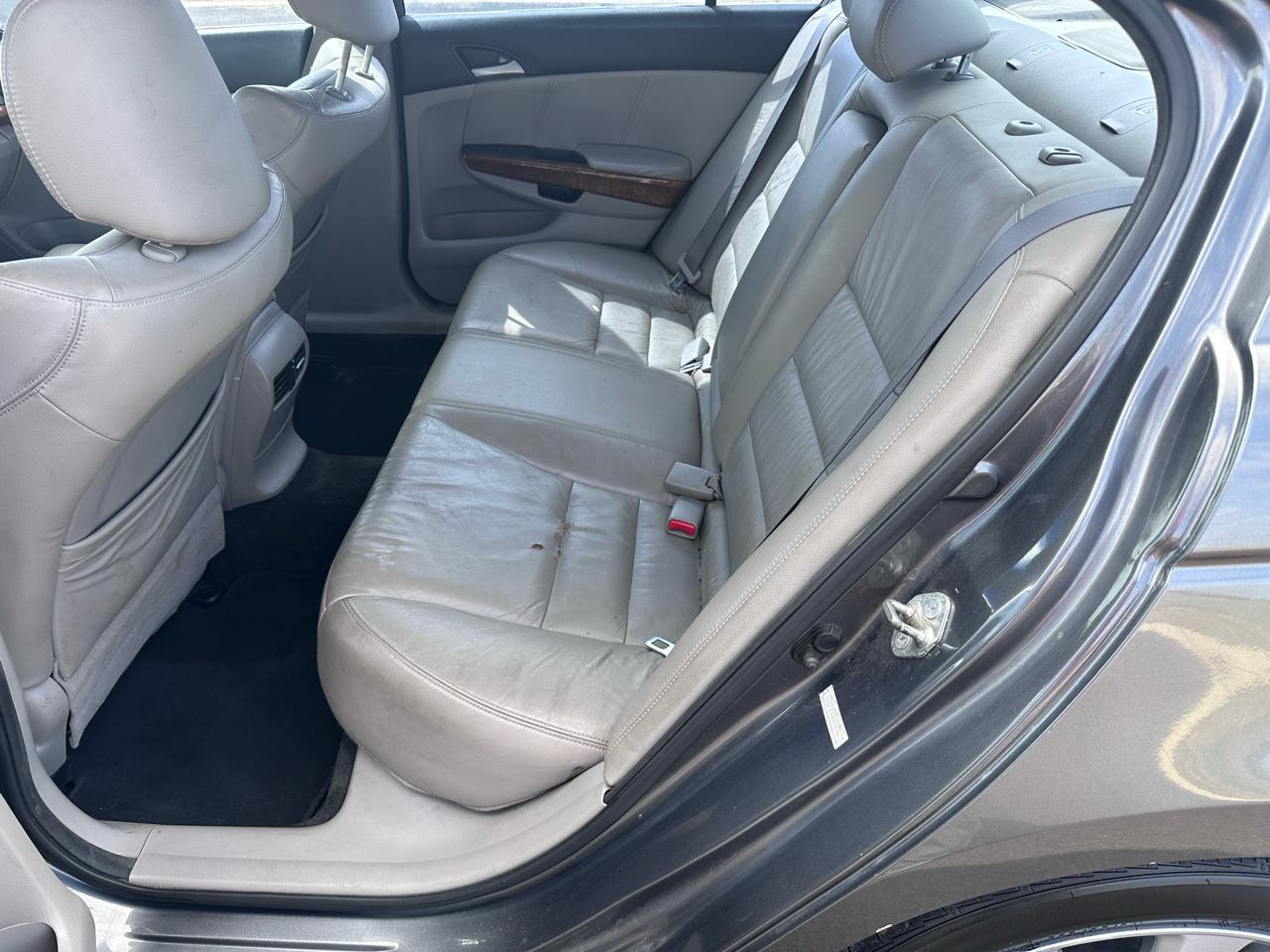 Honda Accord EX-L V-6 Sedan AT 2011