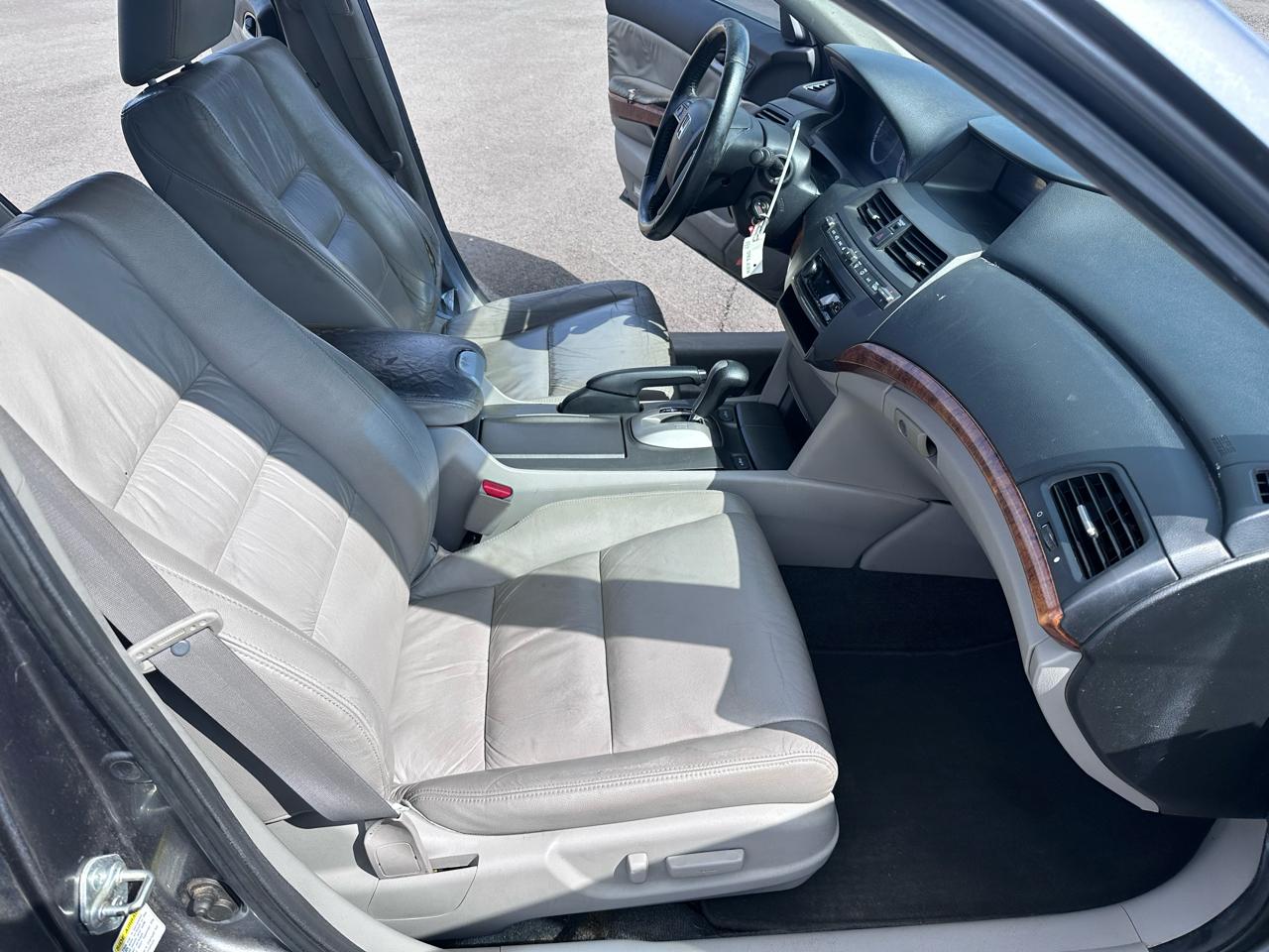 Honda Accord EX-L V-6 Sedan AT 2011