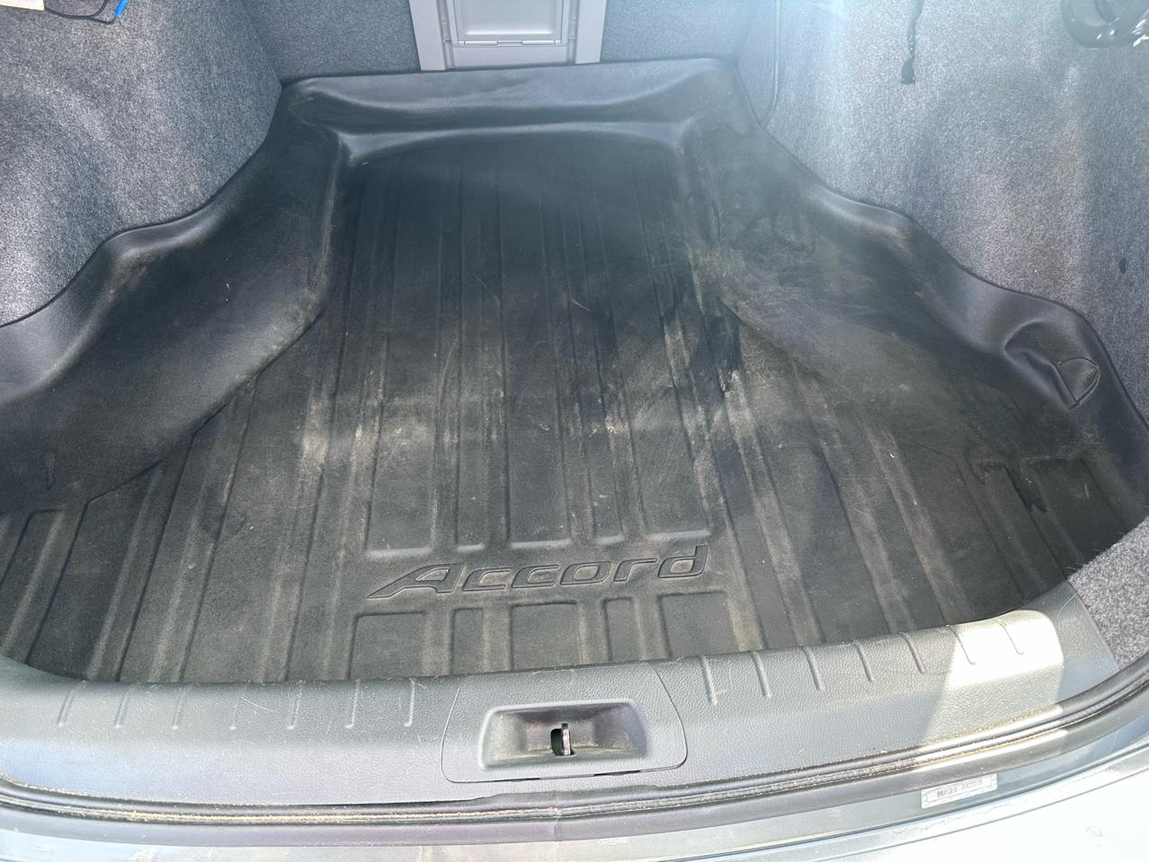 Honda Accord EX-L V-6 Sedan AT 2011