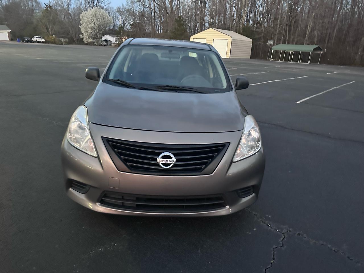 Nissan Versa 1.6 S Plus 2014