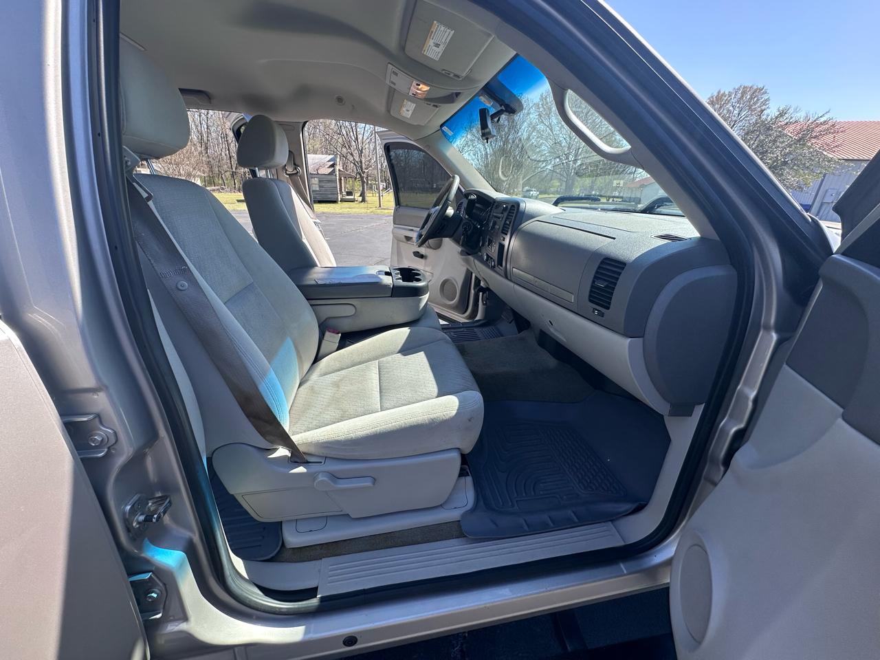 GMC Sierra 1500 4WD Crew Cab 153.0" SLE 2009