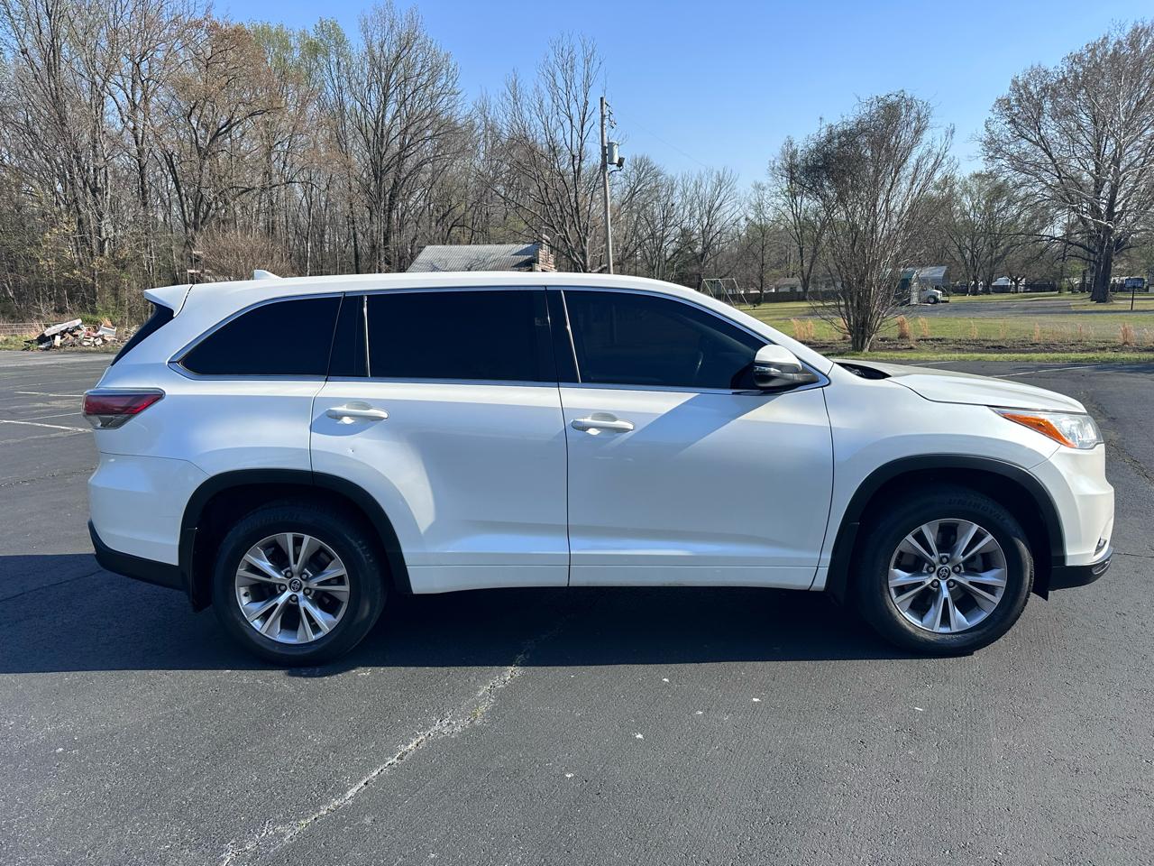 Toyota Highlander LE FWD V6 2016