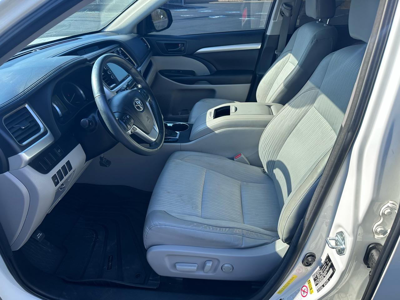 Toyota Highlander LE FWD V6 2016