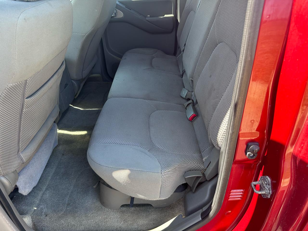 Nissan Frontier Crew Cab 4x4 SV 2015