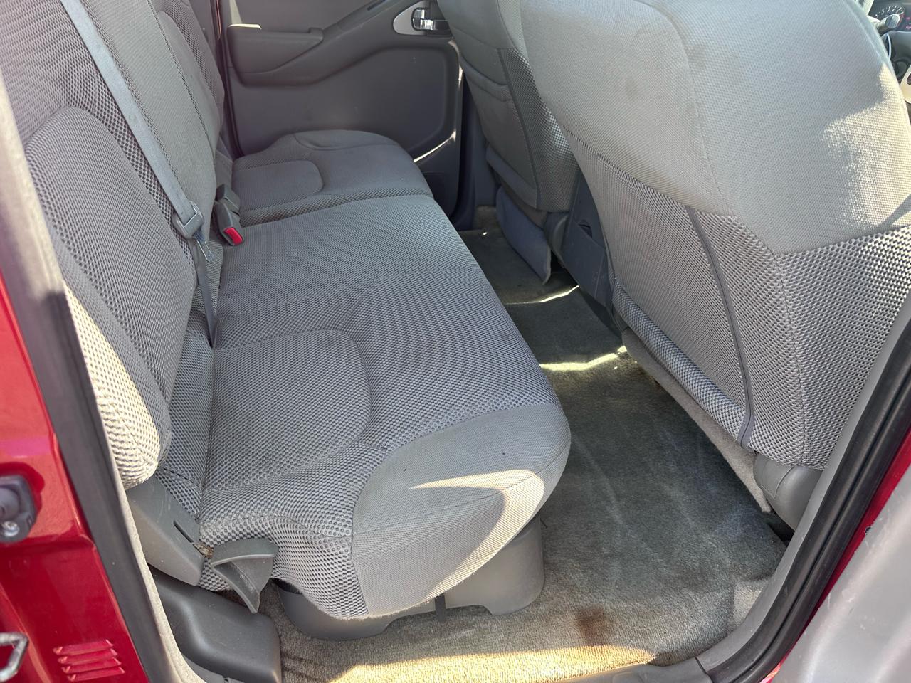 Nissan Frontier Crew Cab 4x4 SV 2015