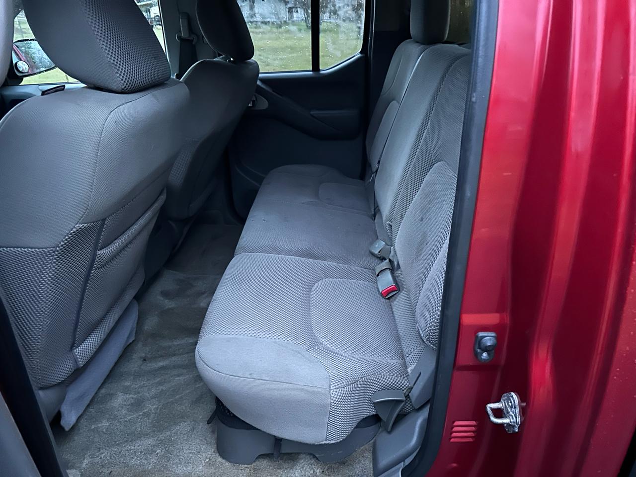 Nissan Frontier Crew Cab 4x4 SV 2015