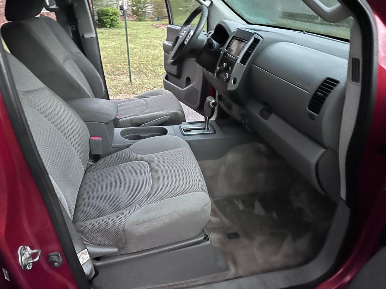 Nissan Frontier Crew Cab 4x4 SV 2015