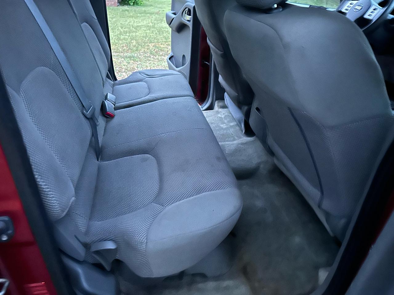 Nissan Frontier Crew Cab 4x4 SV 2015