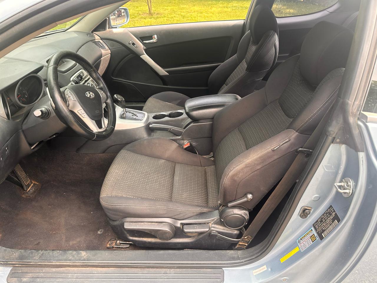 Hyundai Genesis Coupe 2dr 2.0T Auto Premium 2010