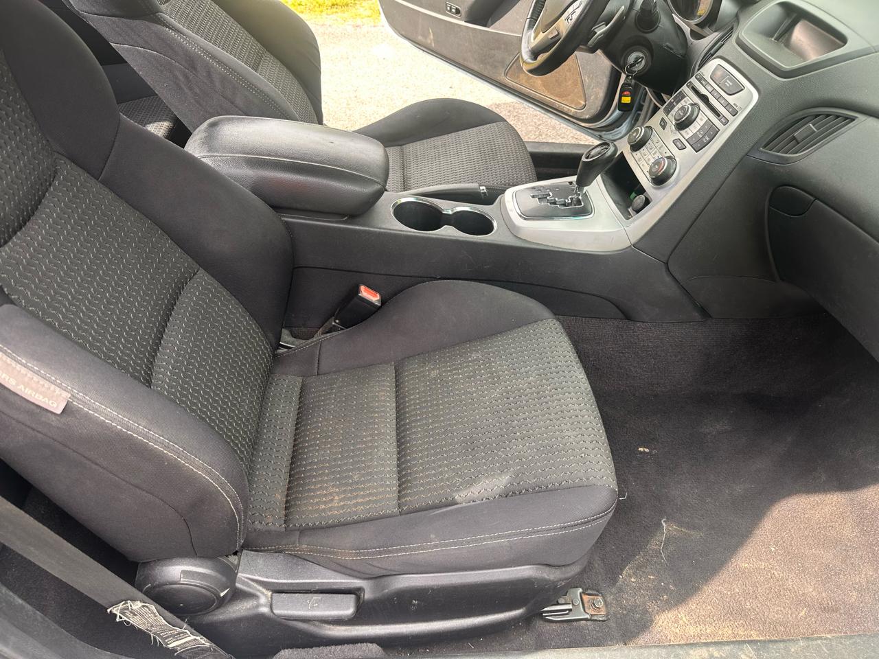 Hyundai Genesis Coupe 2dr 2.0T Auto Premium 2010