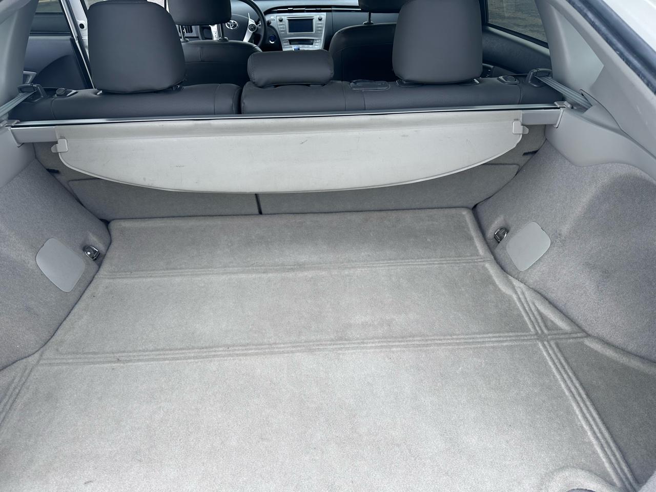 Toyota Prius Prius V 2012