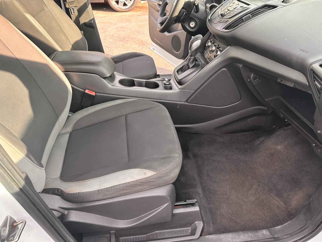 Ford Escape S FWD 2013