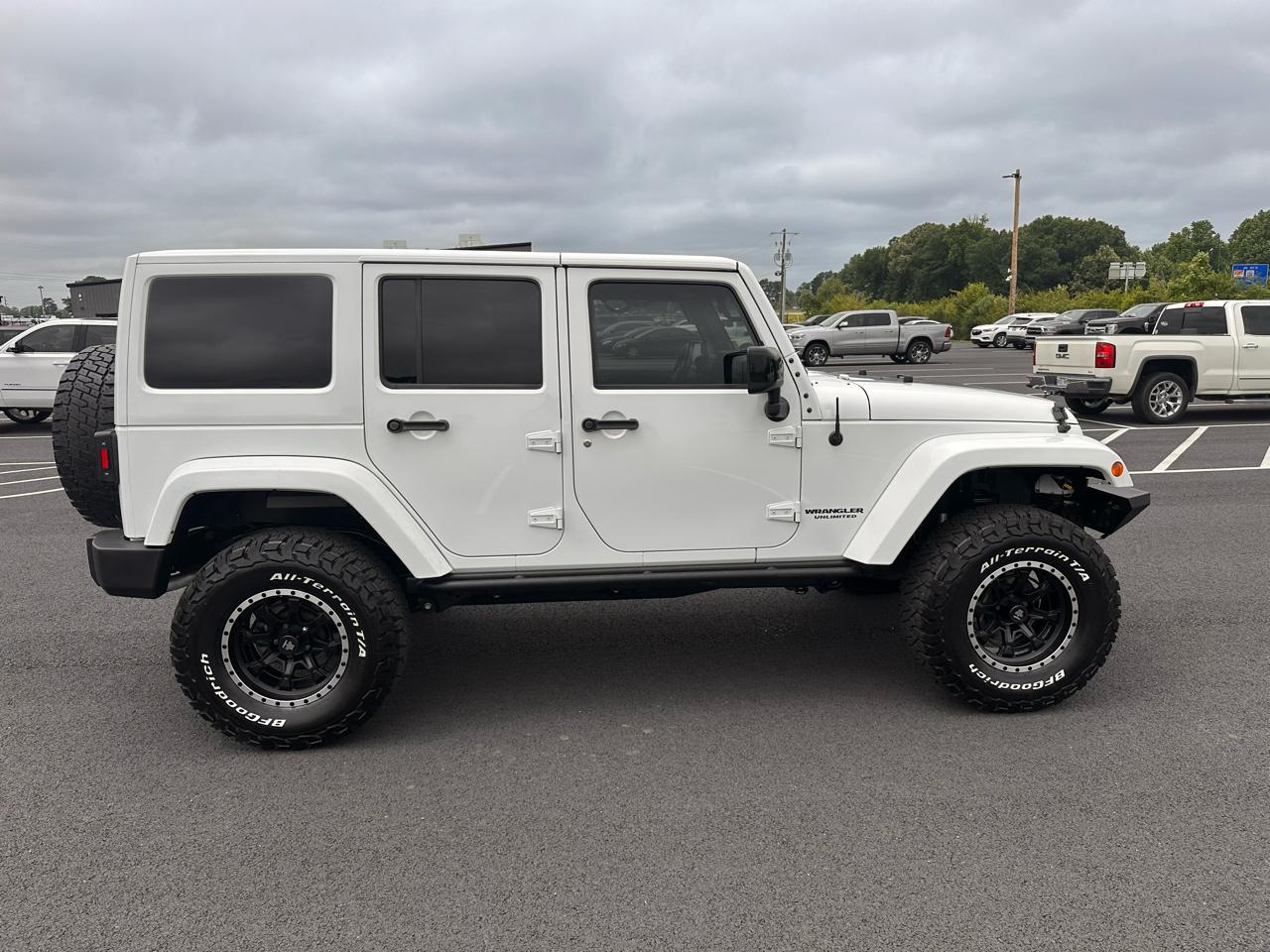 Jeep Wrangler Unlimited Sahara 4WD 2014