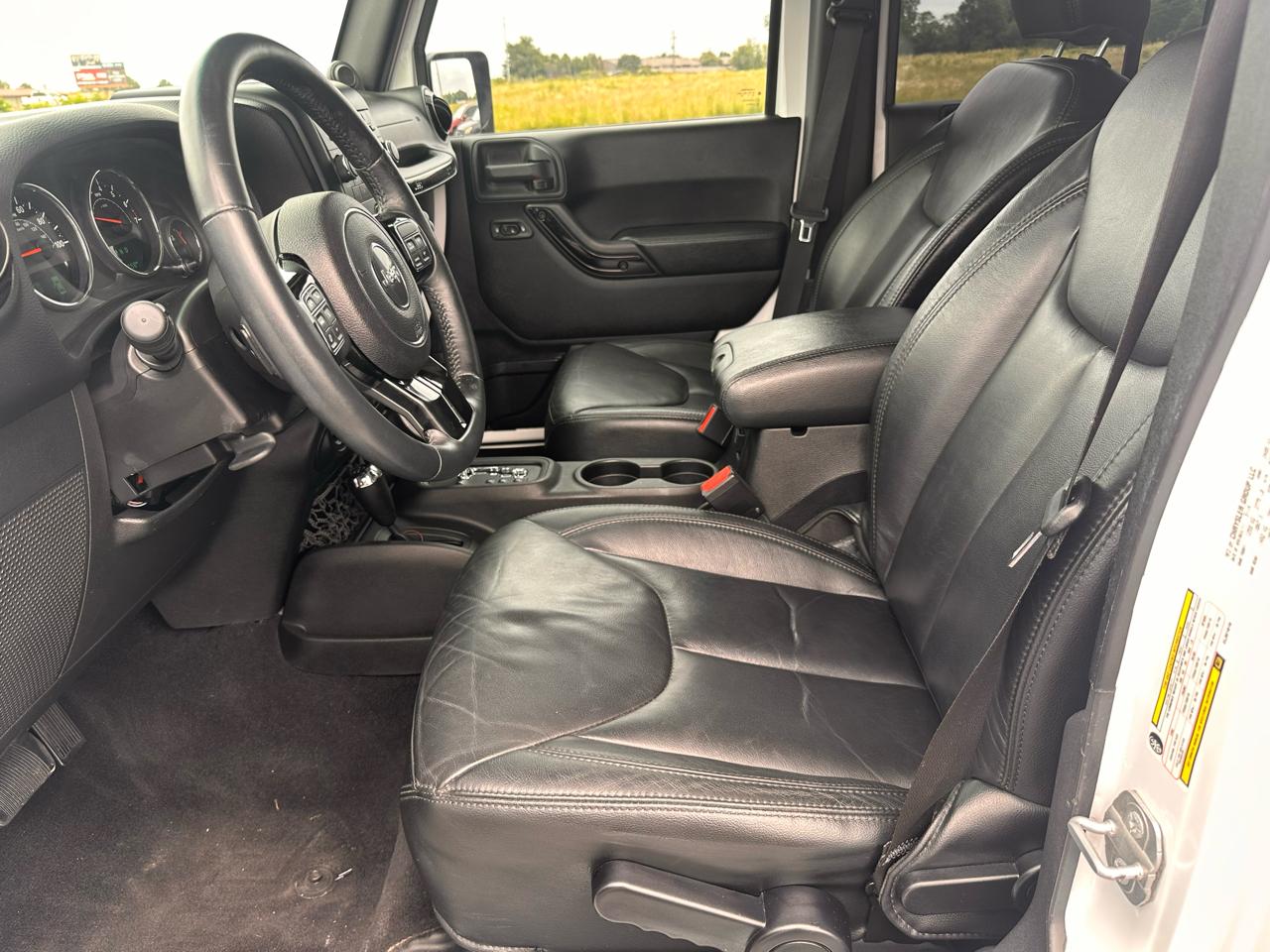Jeep Wrangler Unlimited Sahara 4WD 2014