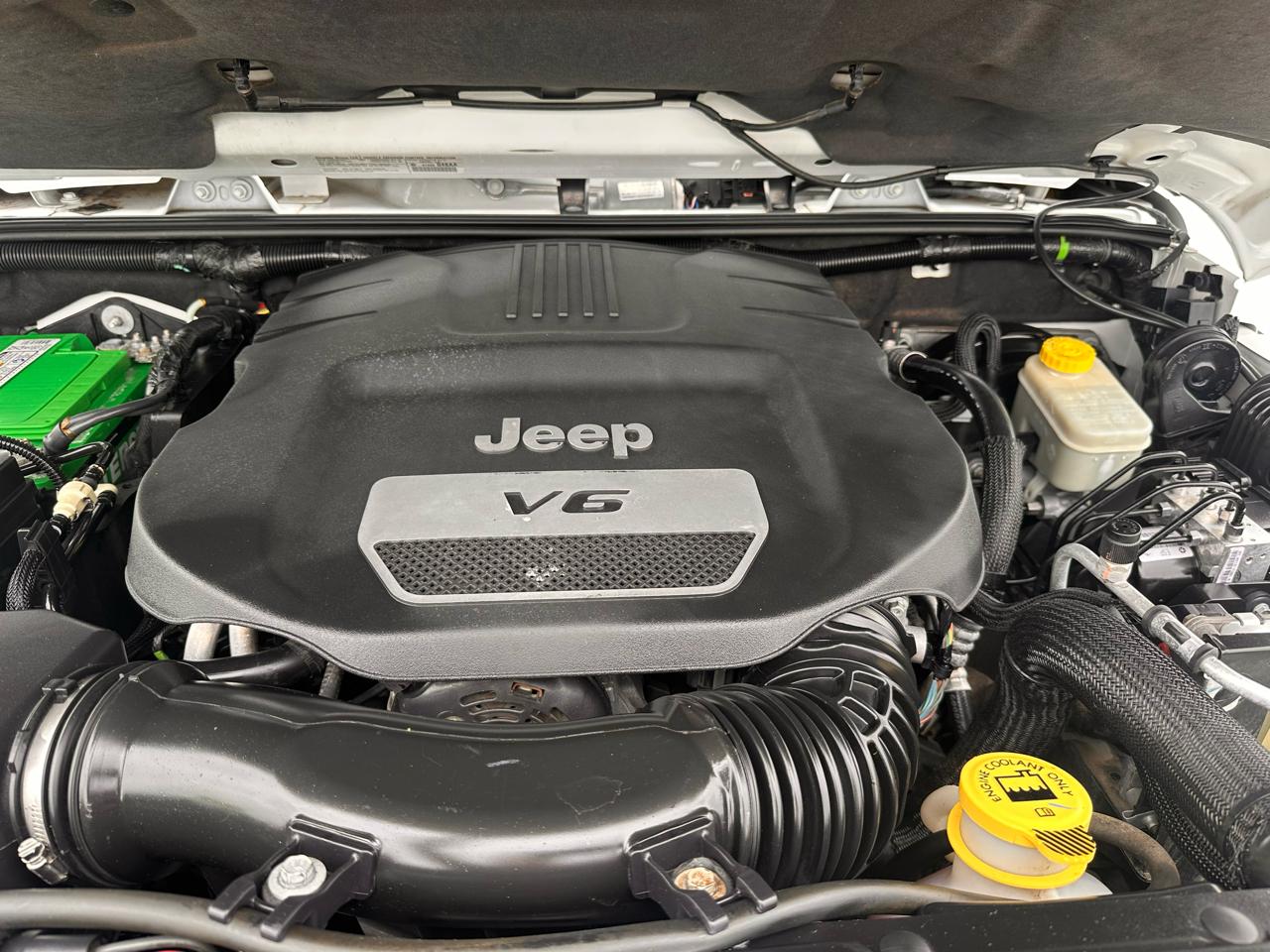 Jeep Wrangler Unlimited Sahara 4WD 2014