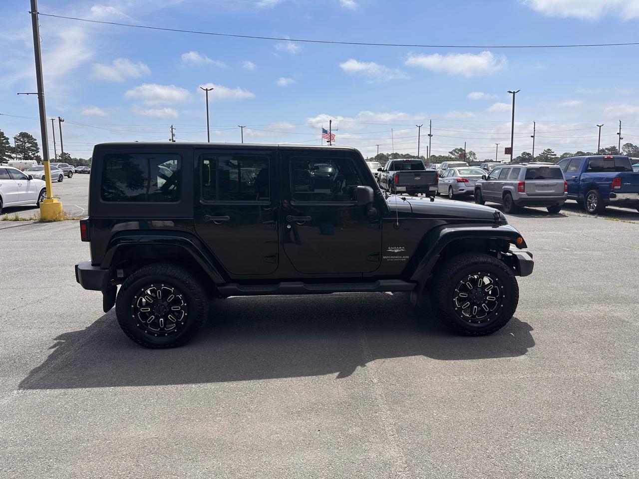Jeep Wrangler Unlimited Sahara 4WD 2014
