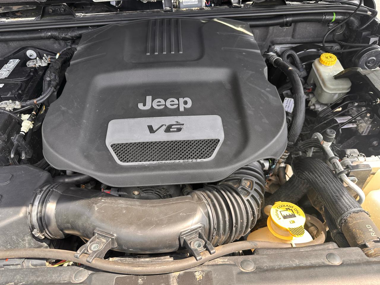 Jeep Wrangler Unlimited Sahara 4WD 2014
