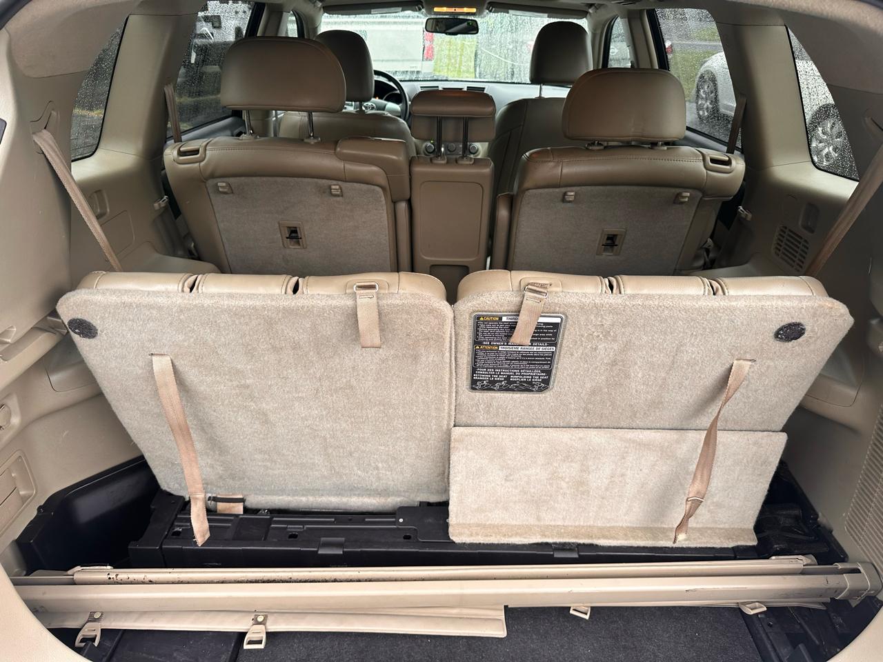 Toyota Highlander Base 2WD V6 2012