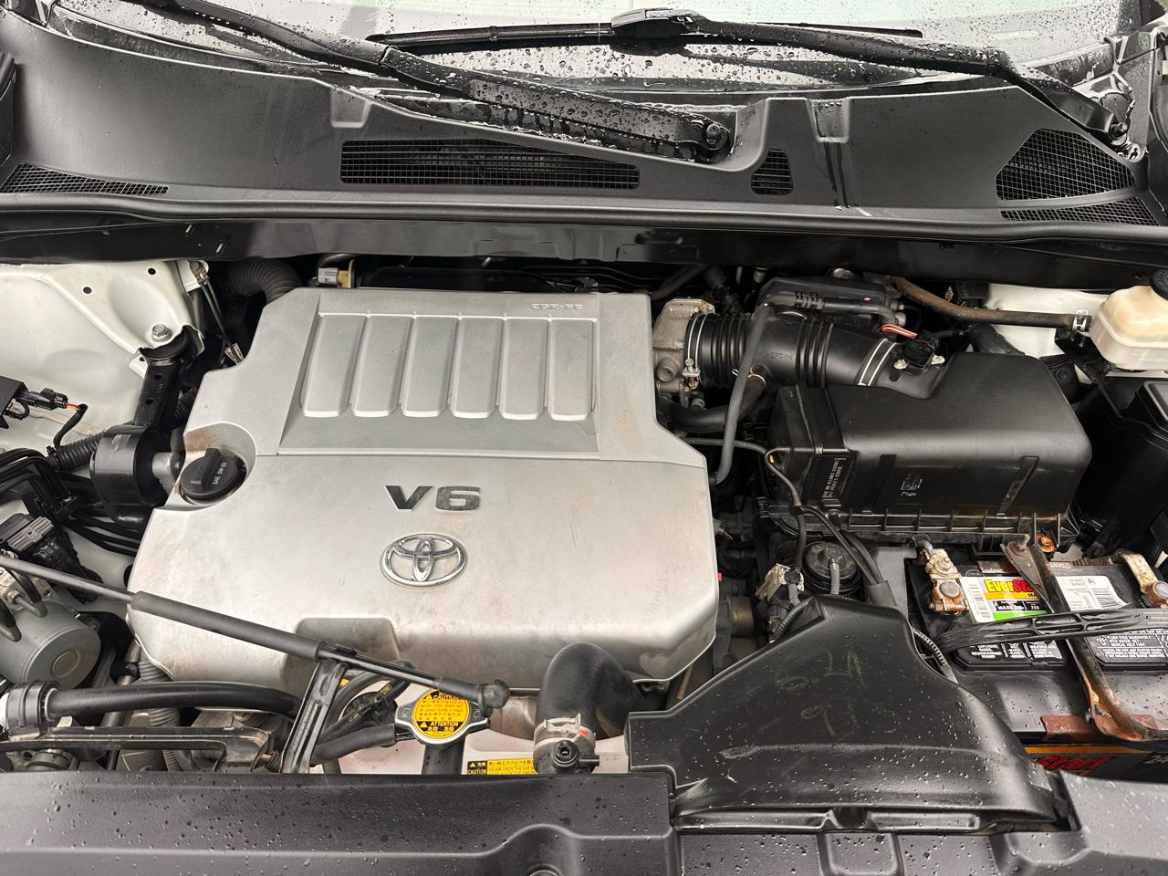 Toyota Highlander Base 2WD V6 2012