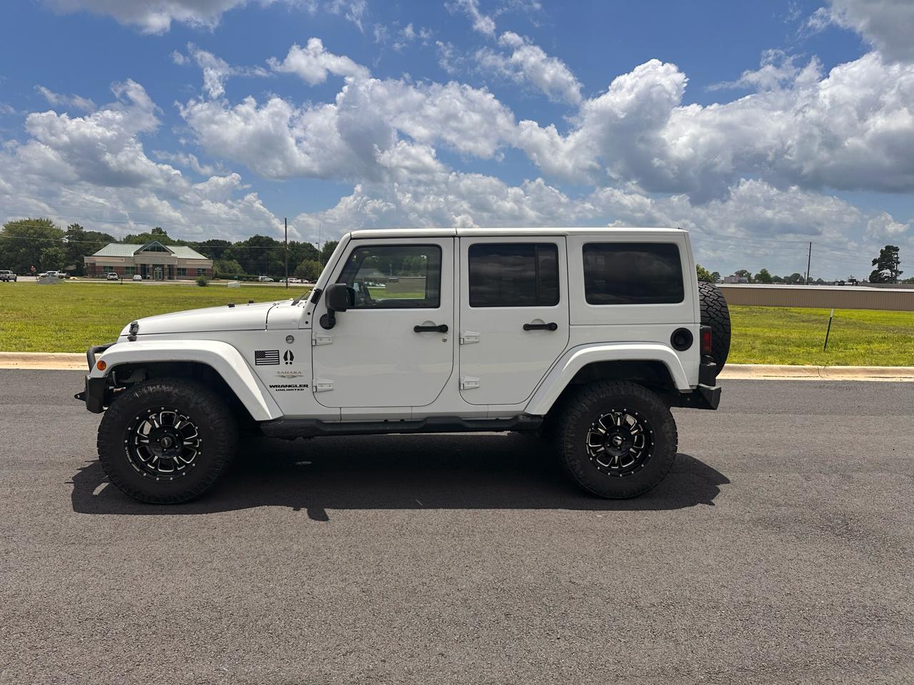Jeep Wrangler Unlimited Sahara 4WD 2013