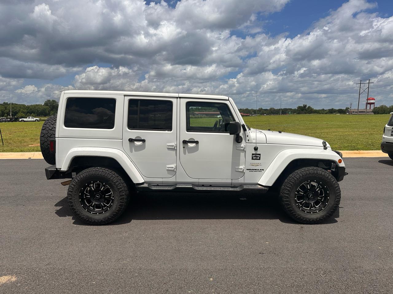Jeep Wrangler Unlimited Sahara 4WD 2013