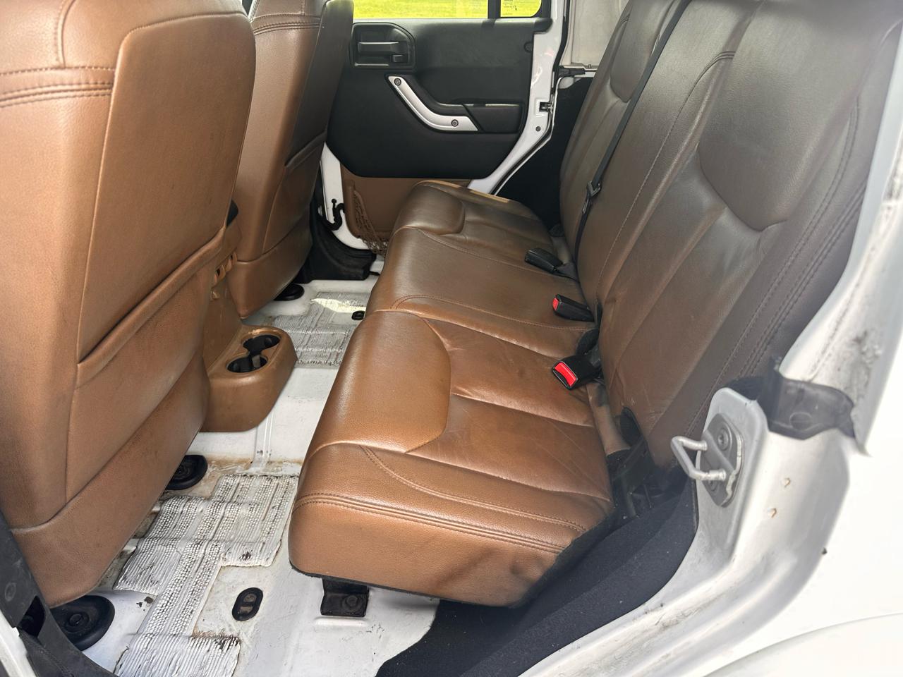 Jeep Wrangler Unlimited Sahara 4WD 2013