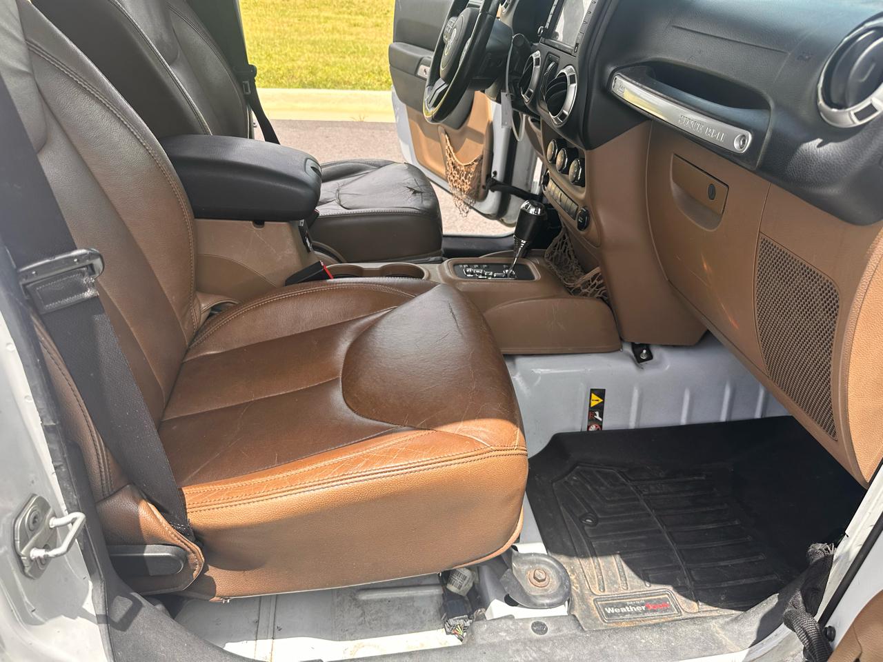 Jeep Wrangler Unlimited Sahara 4WD 2013