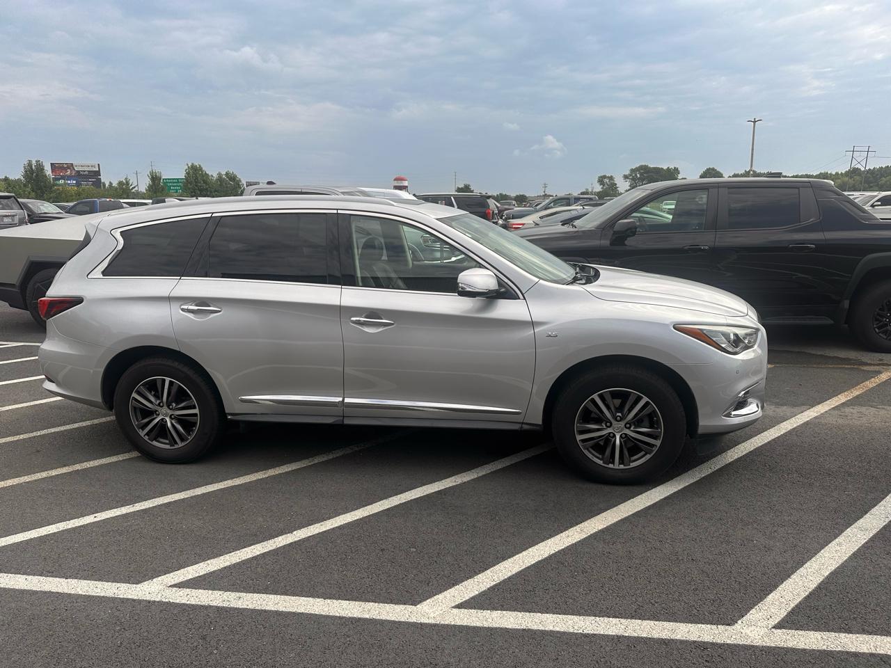 2018 Infiniti QX60 Base FWD