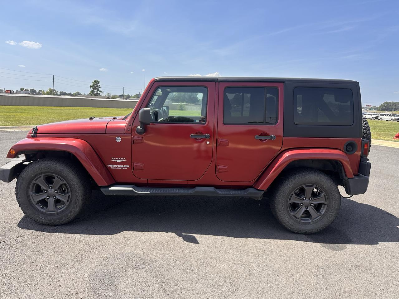 Jeep Wrangler Unlimited Sahara 4WD 2013