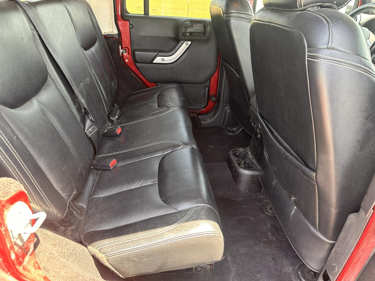 Jeep Wrangler Unlimited Sahara 4WD 2013