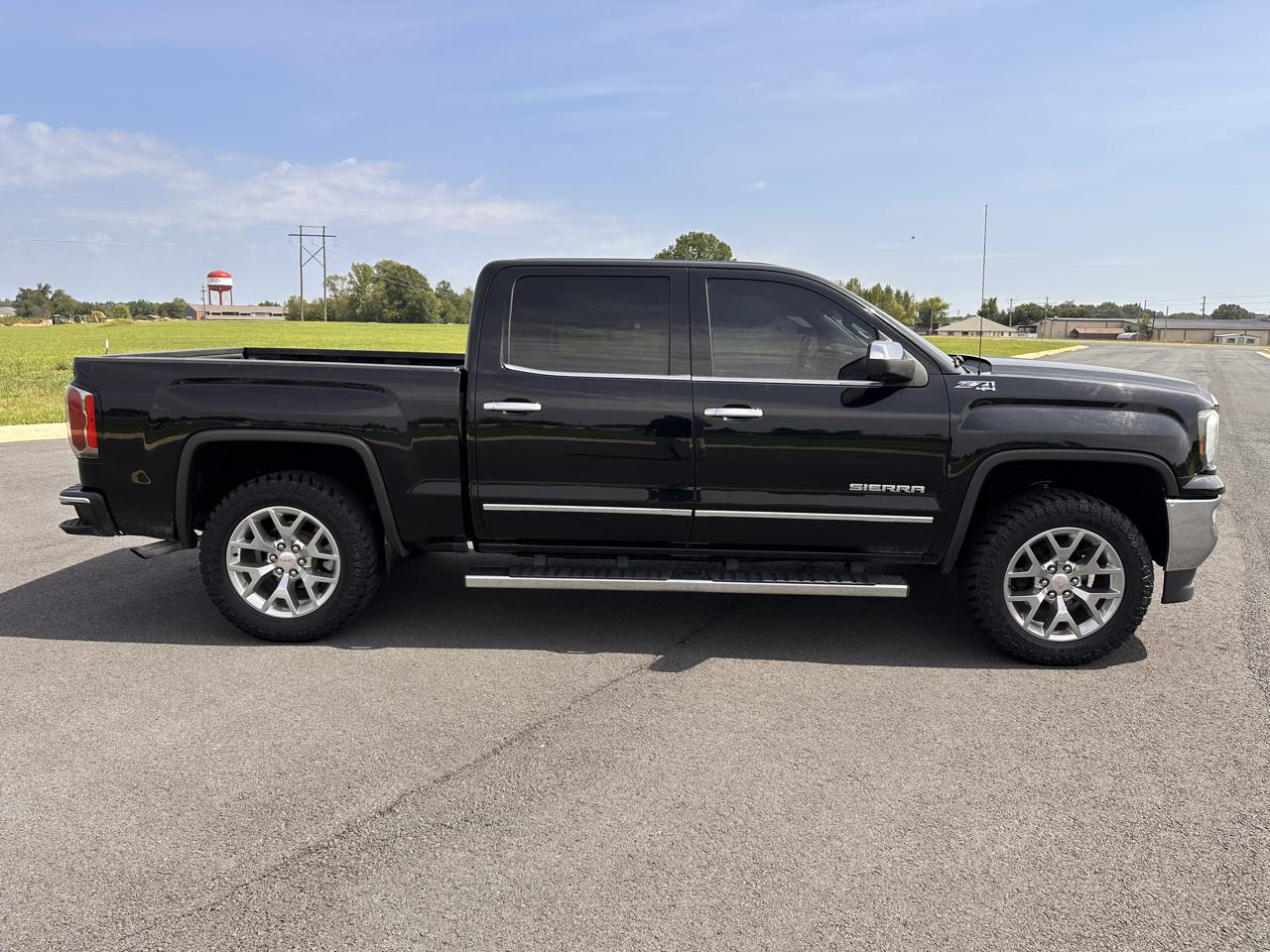 GMC Sierra 1500 4WD Crew Cab 143.5" SLT 2016
