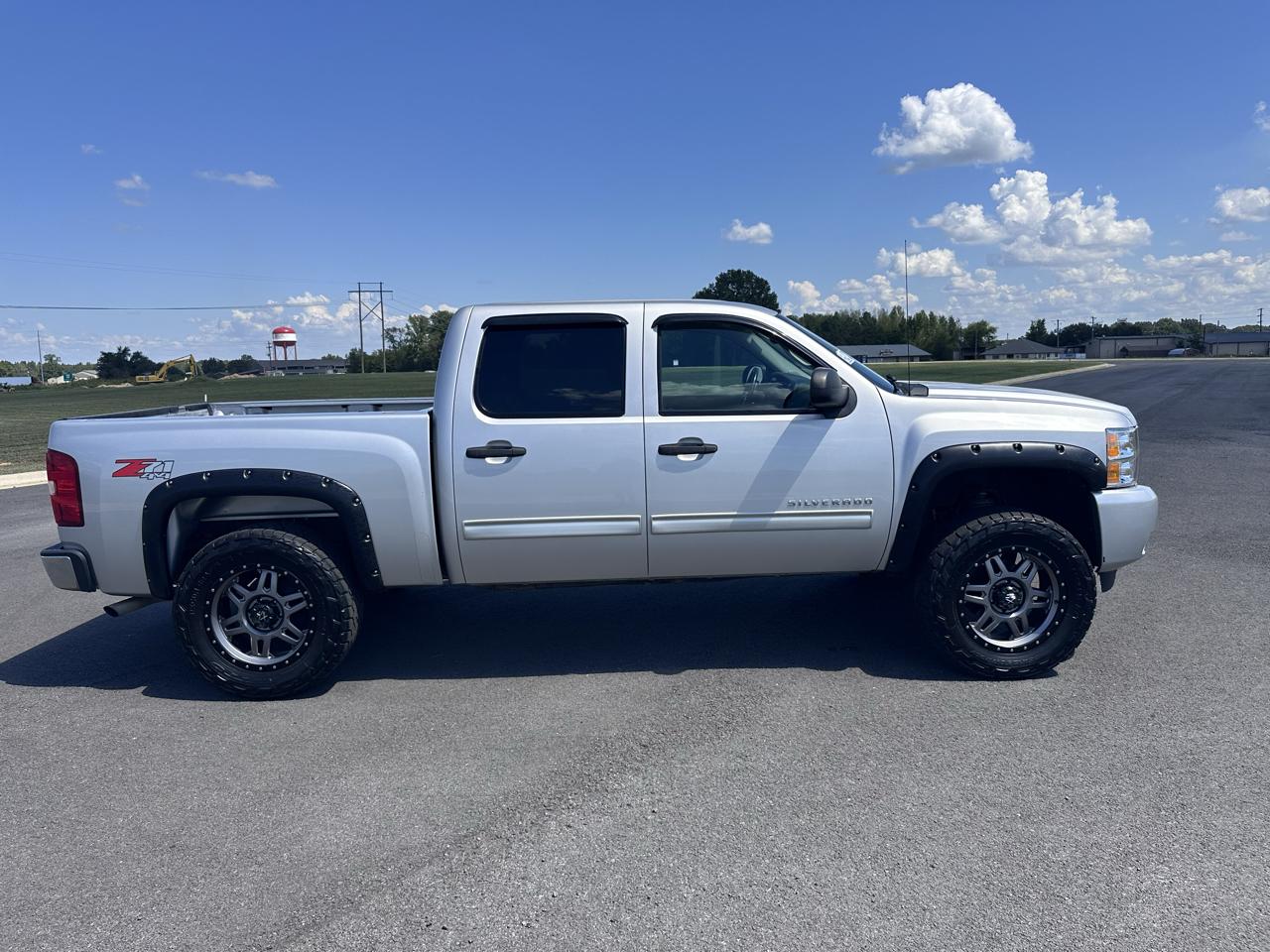 Chevrolet Silverado 1500 4WD Ext Cab 143.5" LT 2010