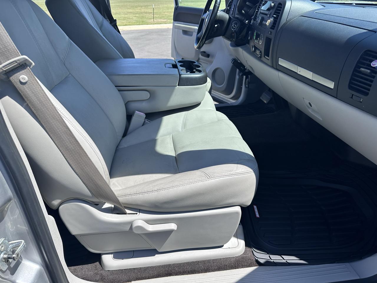Chevrolet Silverado 1500 4WD Ext Cab 143.5" LT 2010