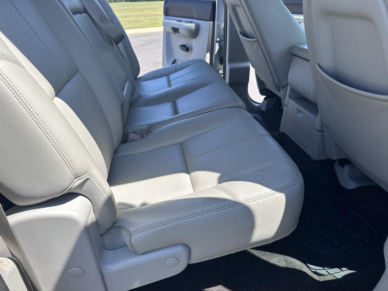 Chevrolet Silverado 1500 4WD Ext Cab 143.5" LT 2010
