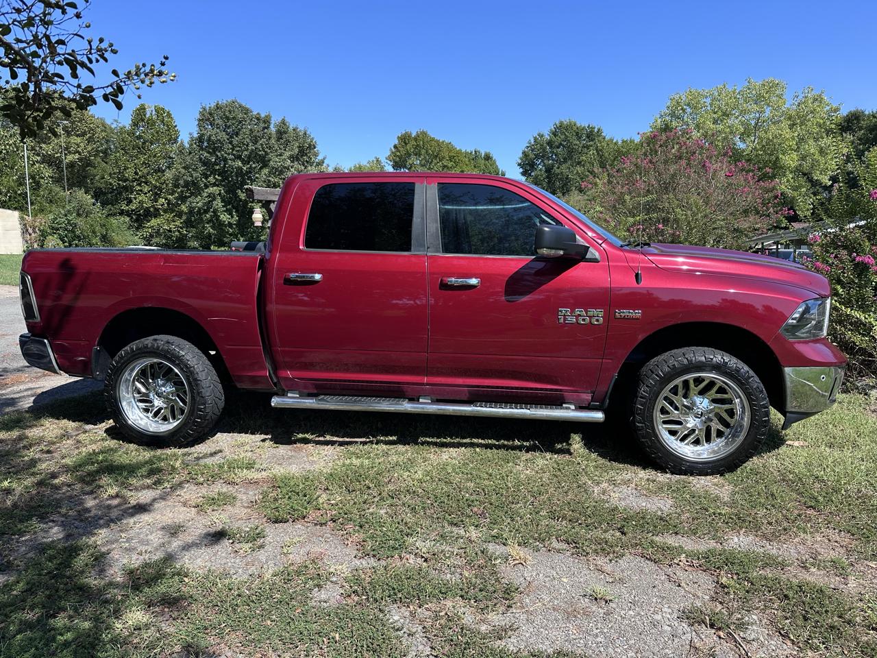 RAM 1500 Laramie Crew Cab SWB 4WD 2015