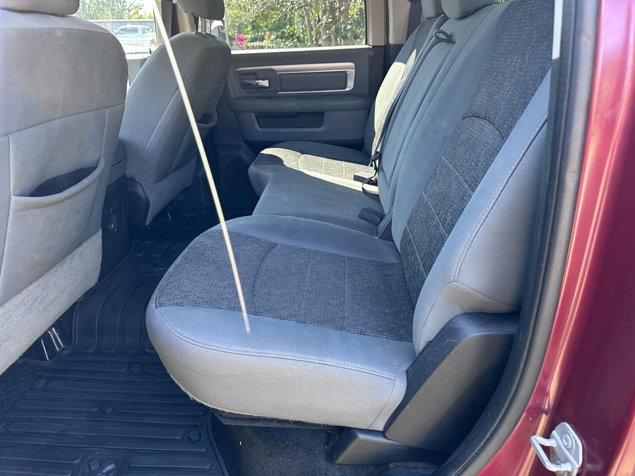 RAM 1500 Laramie Crew Cab SWB 4WD 2015