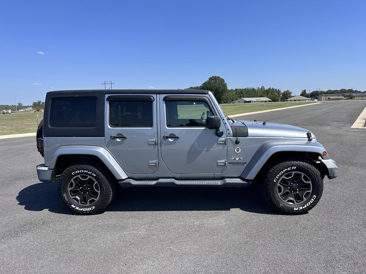 Jeep Wrangler Unlimited Sahara 4WD 2013