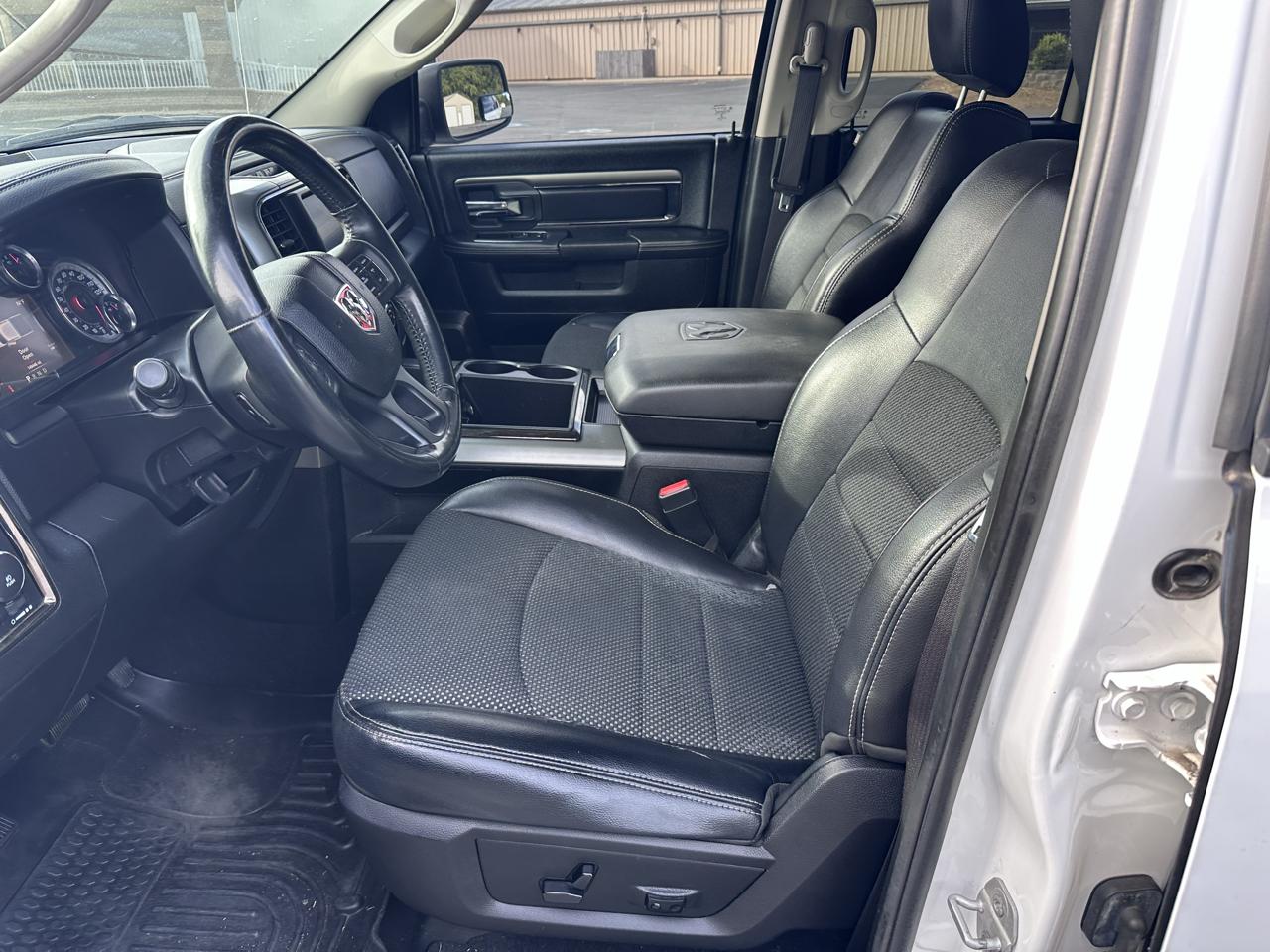 RAM 1500 4WD Quad Cab 140.5" Sport 2015