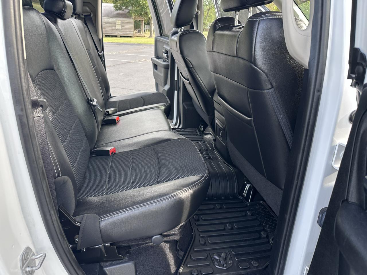 RAM 1500 4WD Quad Cab 140.5" Sport 2015