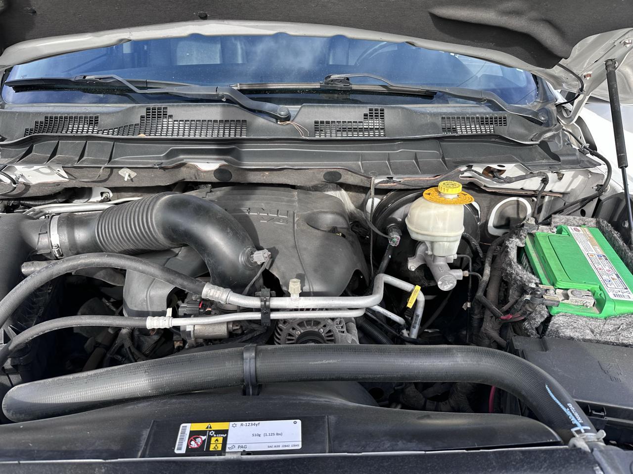 RAM 1500 4WD Quad Cab 140.5" Sport 2015