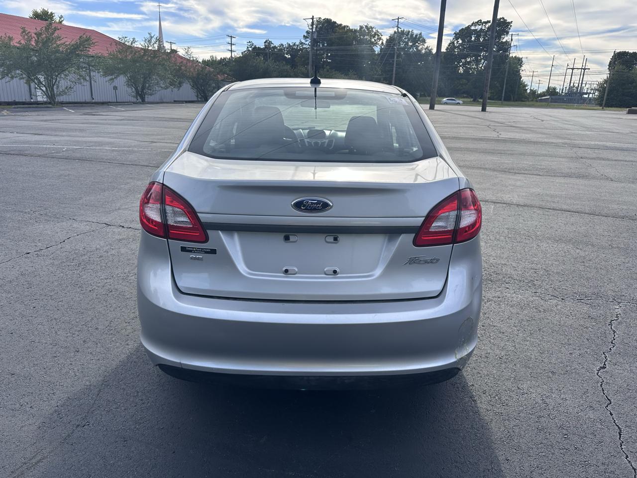 Ford Fiesta SE Sedan 2013